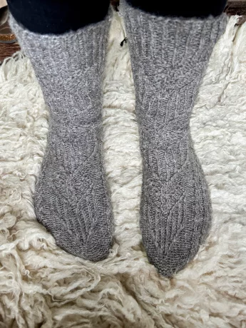 syyskukkia_socks_free_pattern-065ddc0ad730e5.jpg